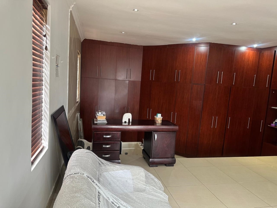 9 Bedroom Property for Sale in Safari Gardens North West